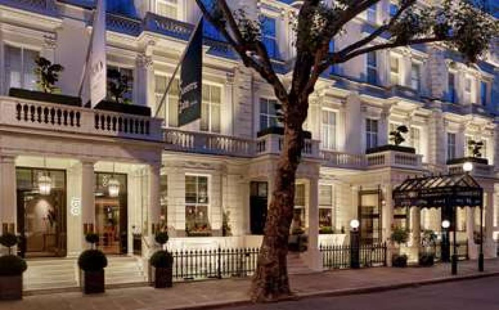100 QUEEN&APOS;S GATE CURIO BY HILT 1