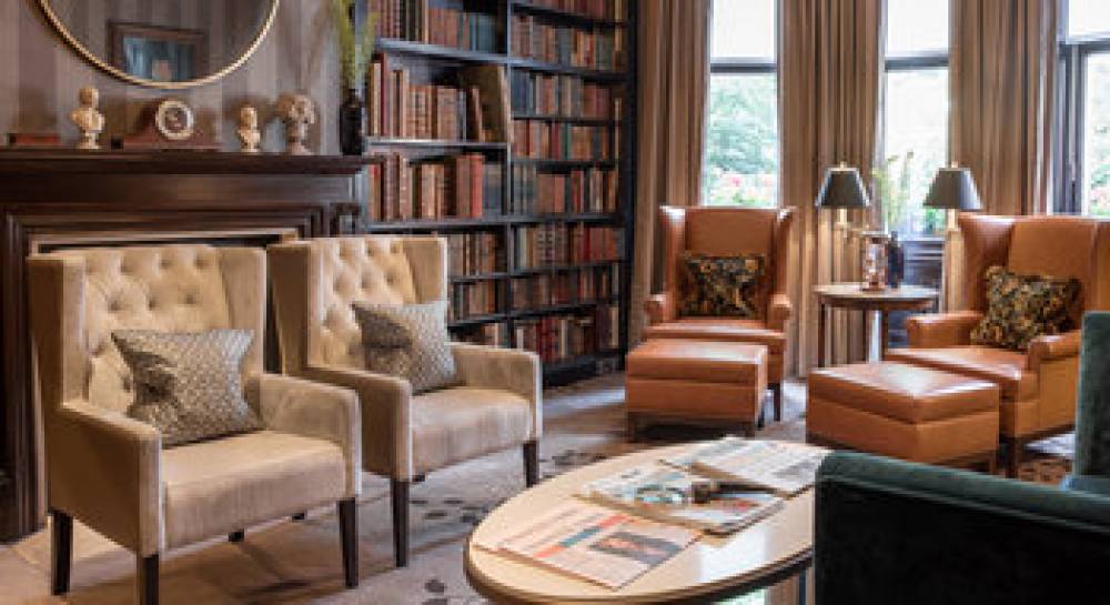 11 CADOGAN GARDENS 8