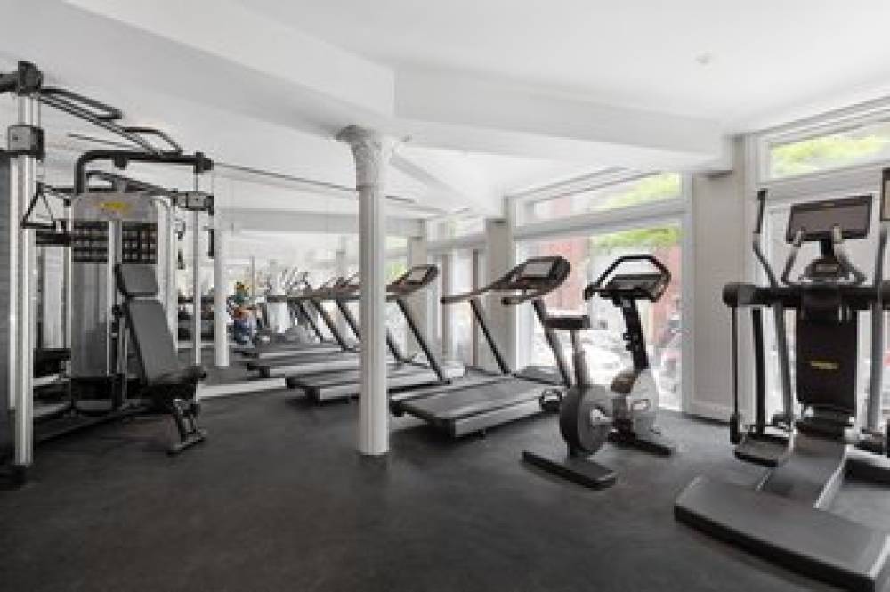 33 SEAPORT HOTEL NEW YORK 3