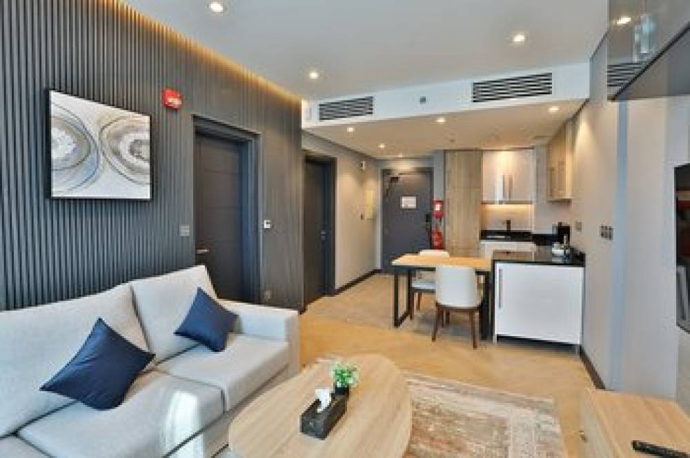 A AND H HOTEL APARTMENTS 6