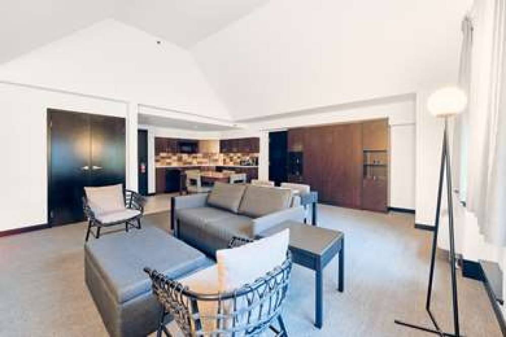 AAVA WHISTLER HOTEL 4