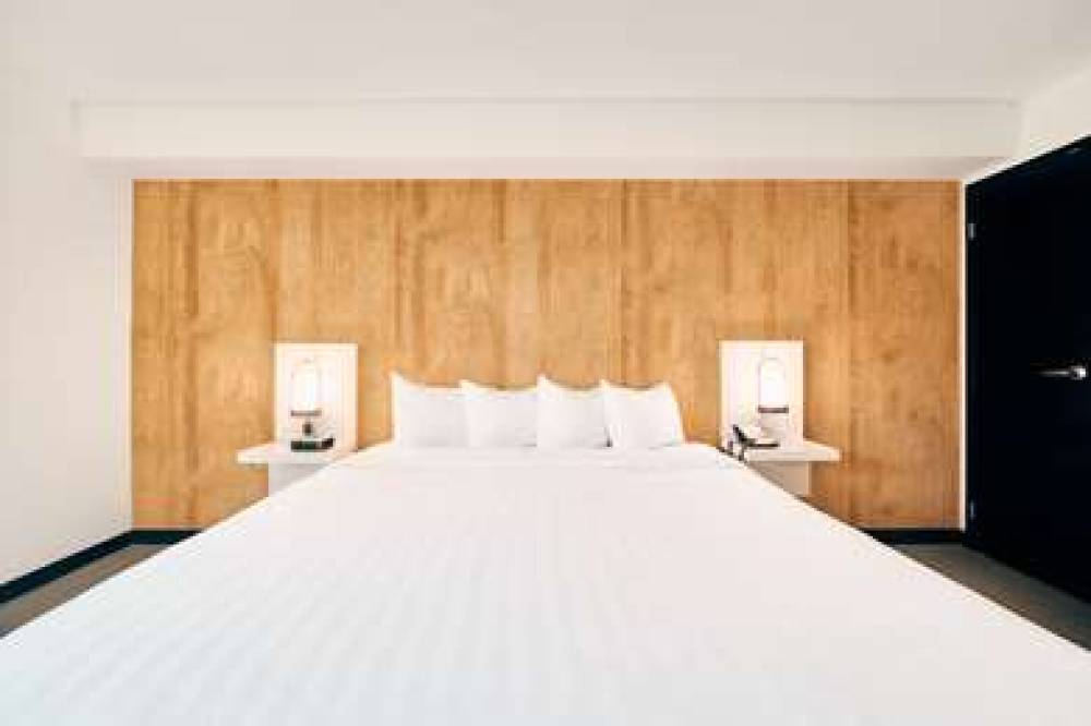 AAVA WHISTLER HOTEL 5