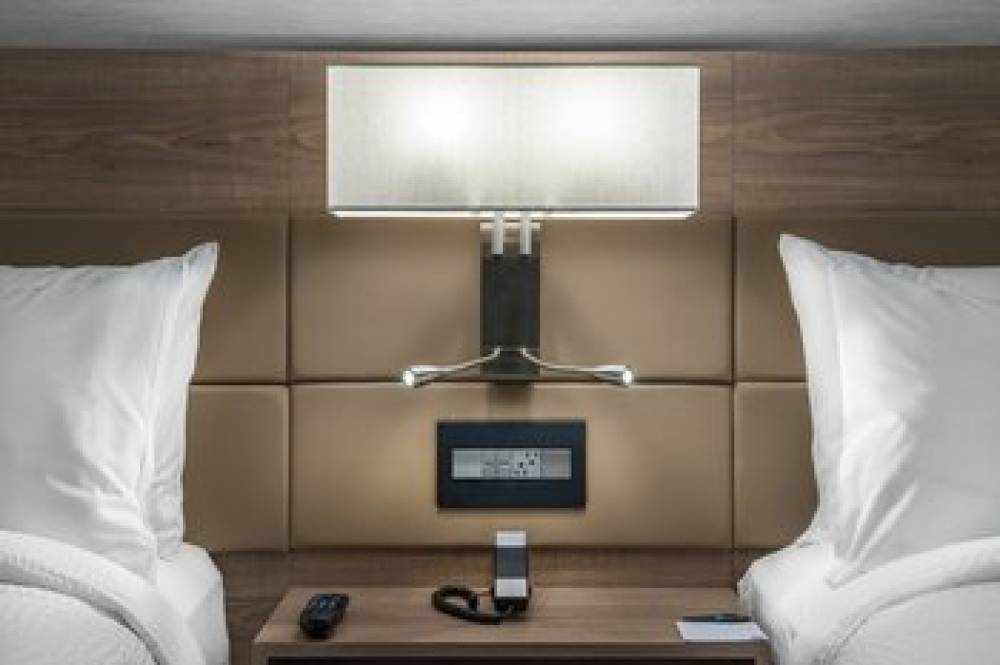 AC Hotel By Marriott Boston North 8