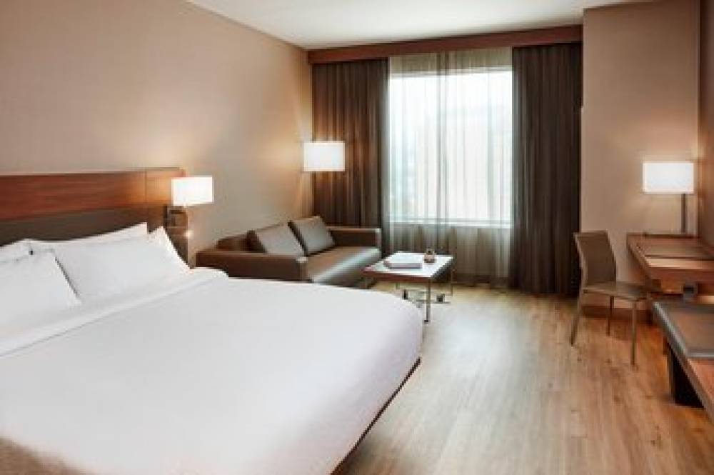 AC Hotel By Marriott Cincinnati At The Banks 7