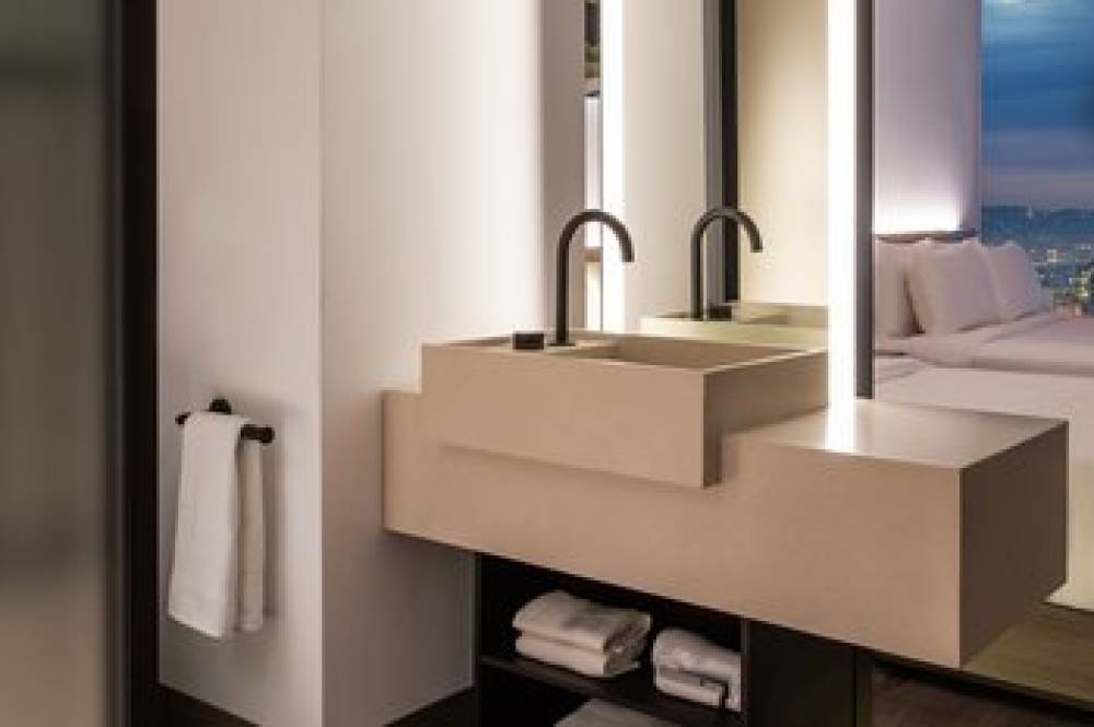 AC Hotel By Marriott Downtown Los Angeles 10