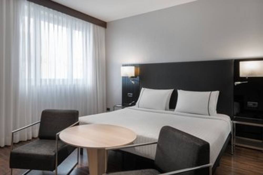 AC Hotel By Marriott Firenze 9