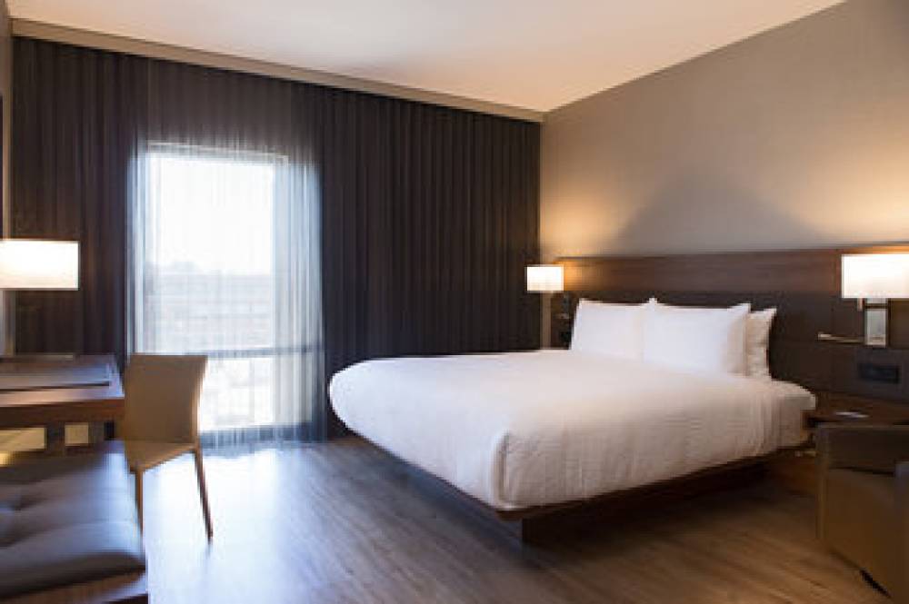 AC Hotel By Marriott Kansas City Plaza 6
