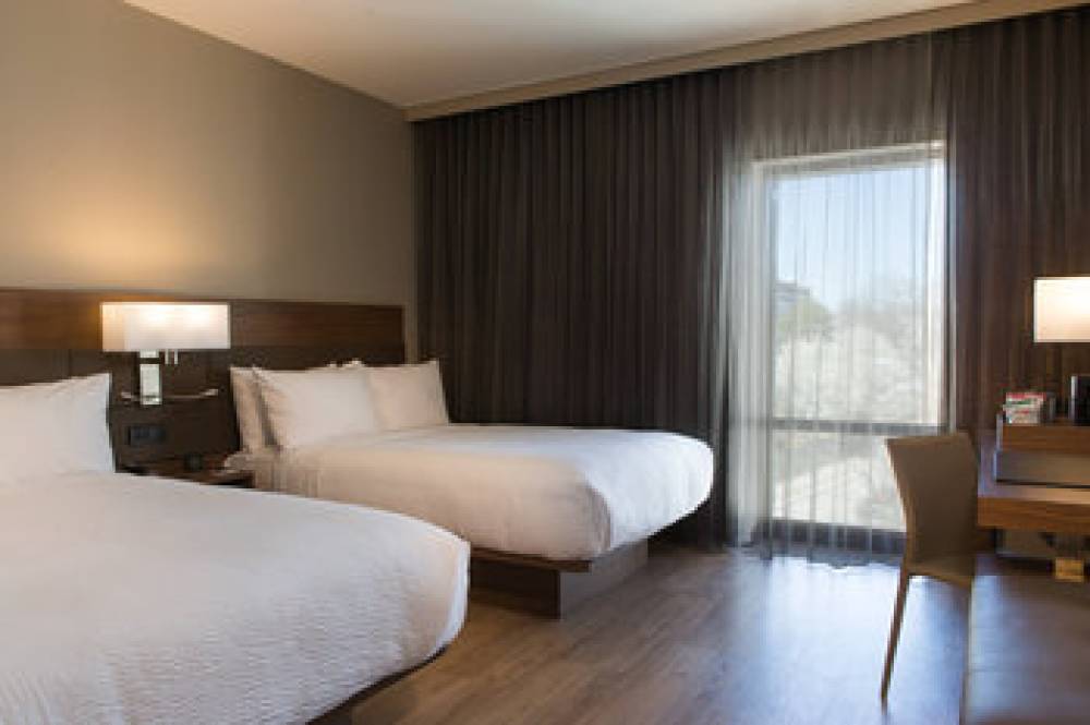 AC Hotel By Marriott Kansas City Plaza 5