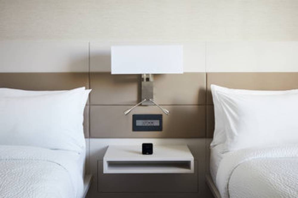 AC Hotel By Marriott Miami Aventura 10