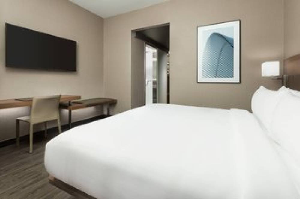 AC Hotel By Marriott New York Times Square 8