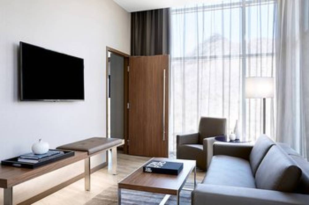 AC Hotel By Marriott Phoenix Tempe Downtown 10