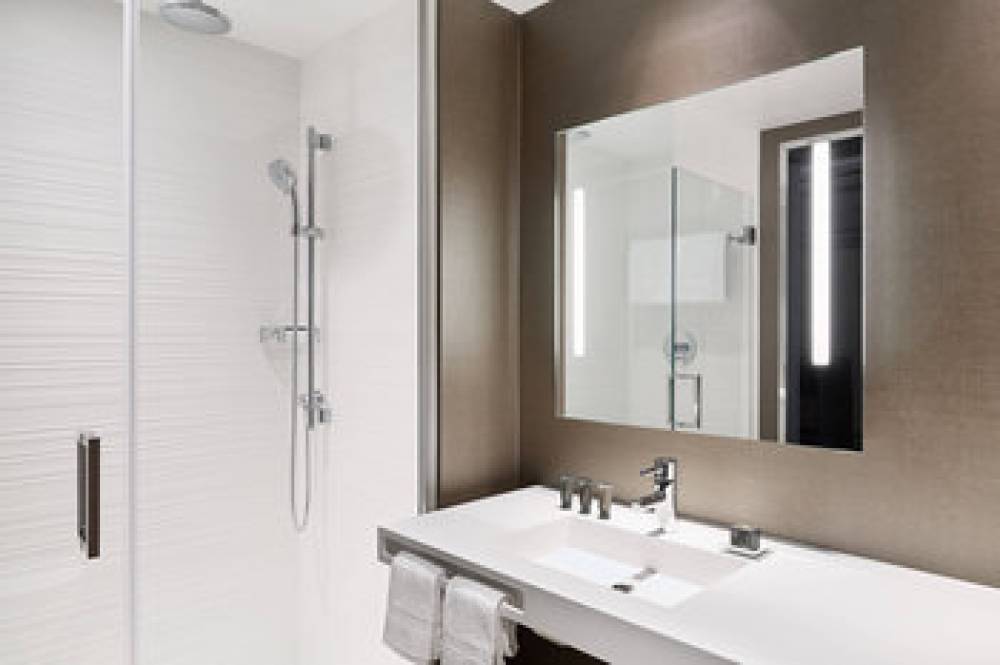 AC Hotel By Marriott Phoenix Tempe Downtown 9