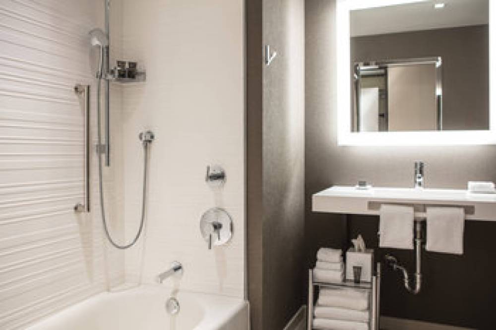 AC Hotel By Marriott San Jose Downtown 8