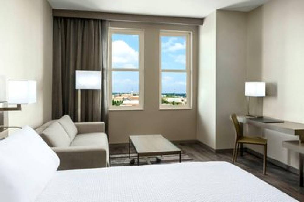 AC Hotel By Marriott Spartanburg 10