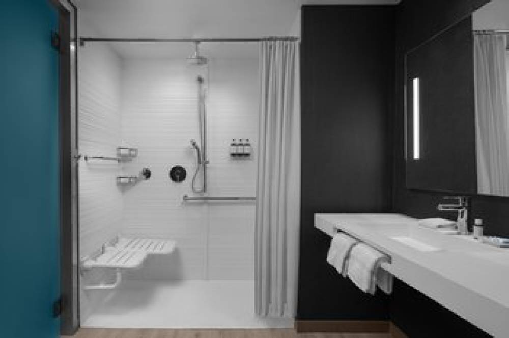AC Hotel By Marriott Tampa Airport 9