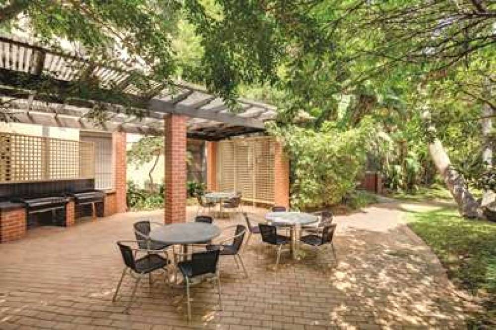 ADINA SYDNEY SURRY HILLS 9