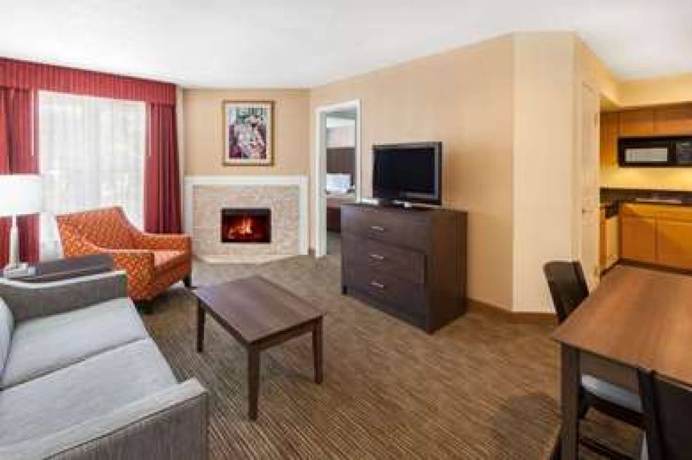 AFFORDABLE SUITES DETROIT WARR 6