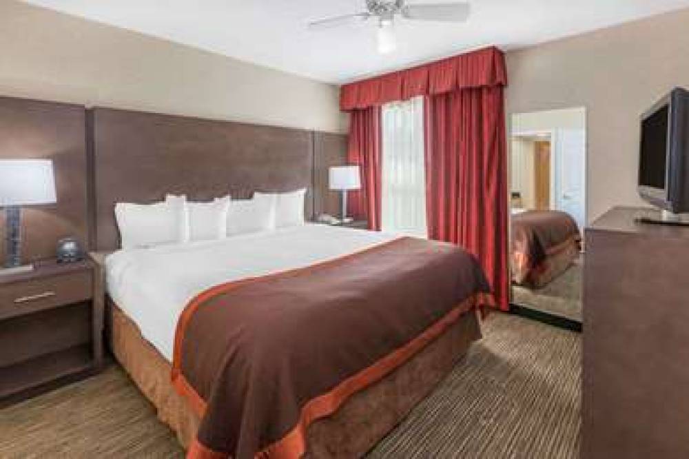 AFFORDABLE SUITES DETROIT WARR 5
