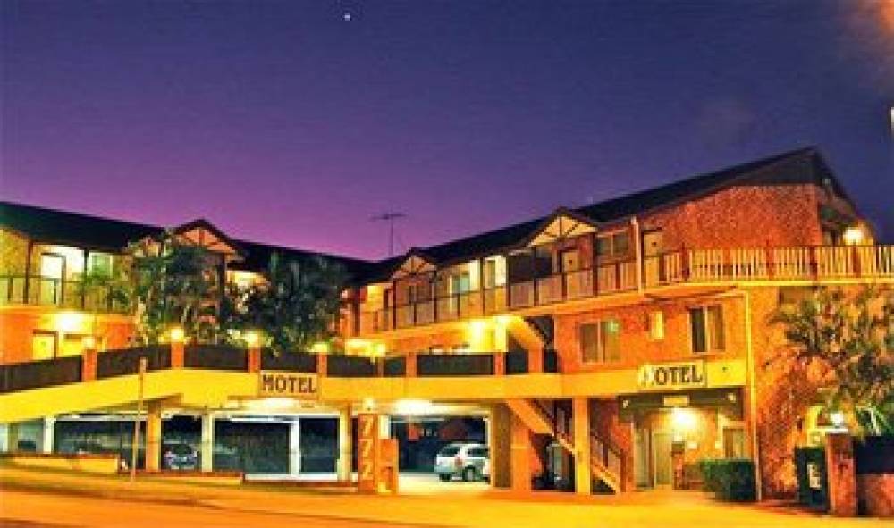AIRPORT CLAYFIELD MOTEL 3