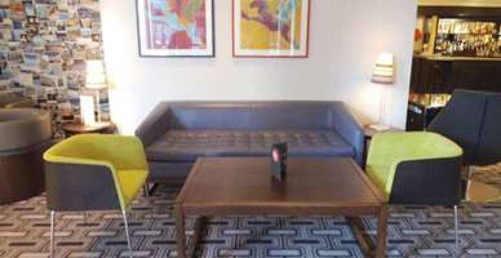 AIRPORT INN GATWICK 6