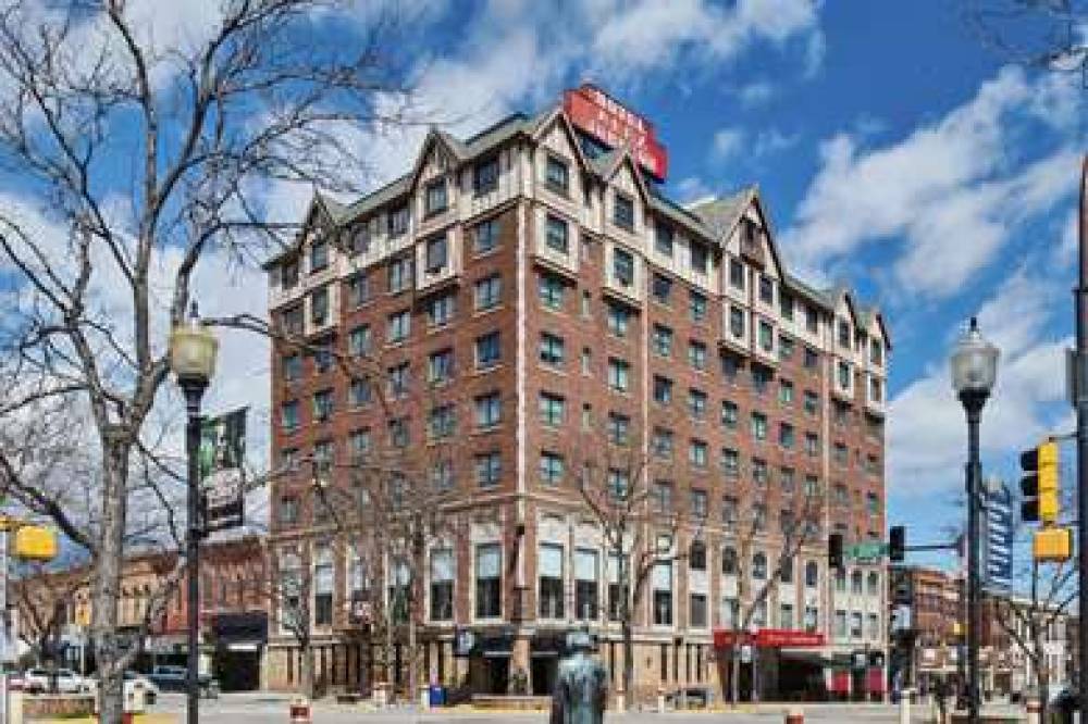 ALEX JOHNSON CURIO BY HILTON 1
