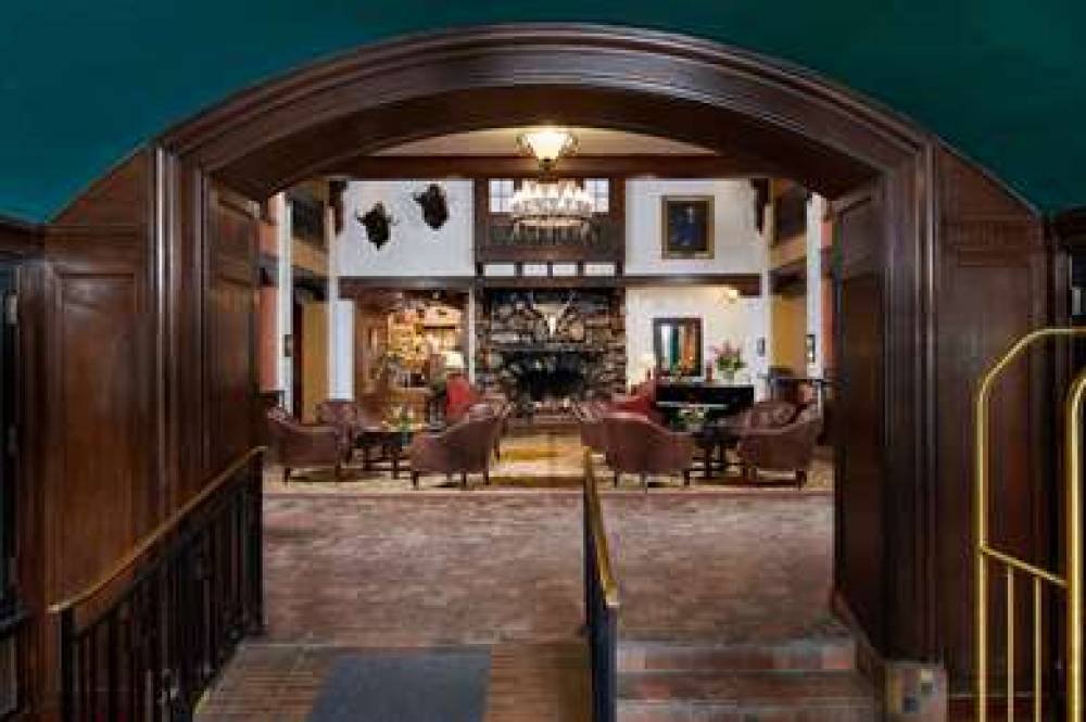 ALEX JOHNSON CURIO BY HILTON 8