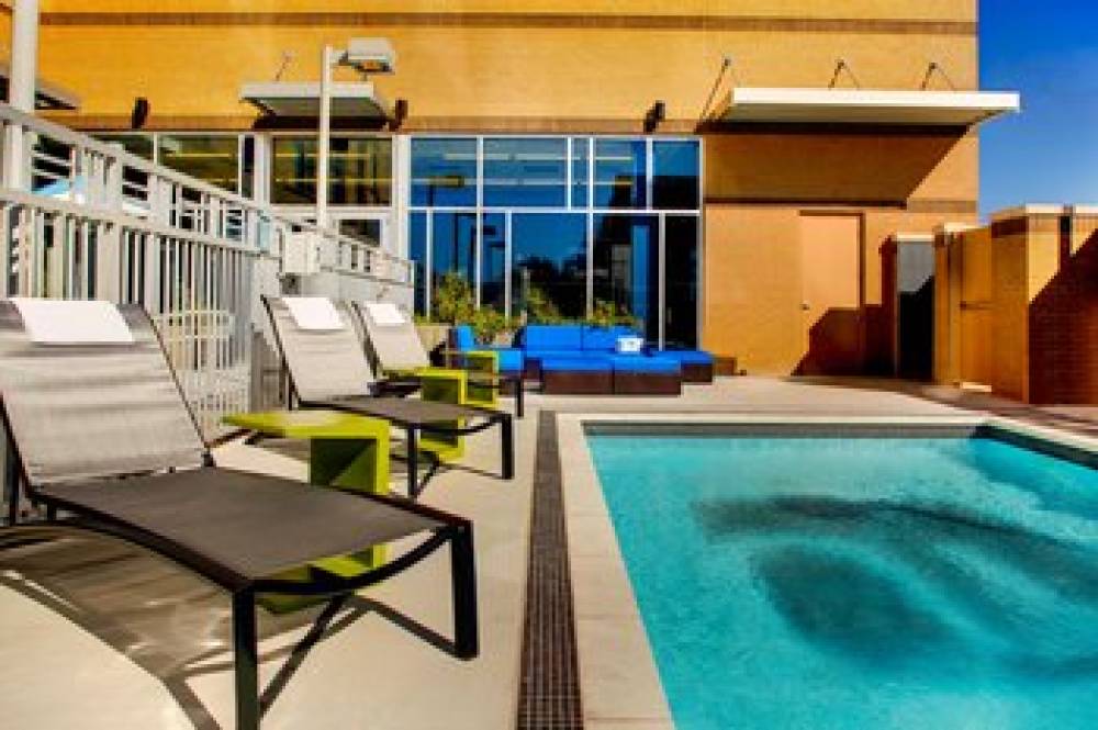 Aloft Austin At The Domain 8
