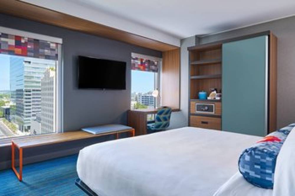 Aloft Austin Downtown 1