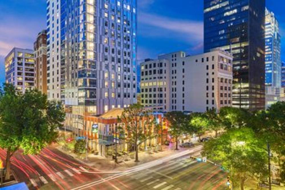 Aloft Austin Downtown 4