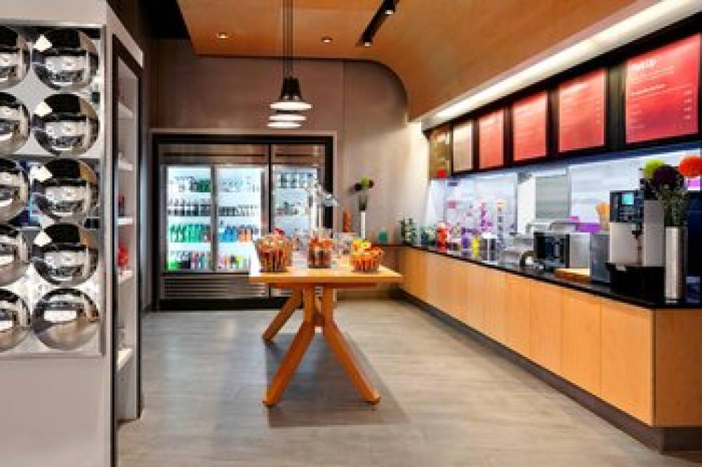 Aloft Calgary University 8