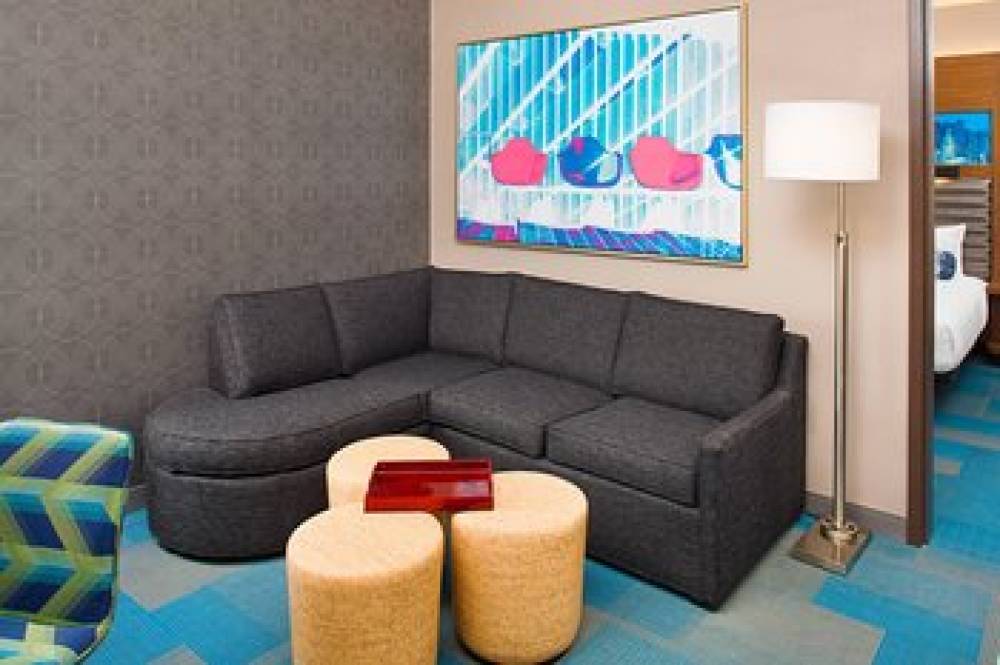 Aloft Cleveland Beachwood 2