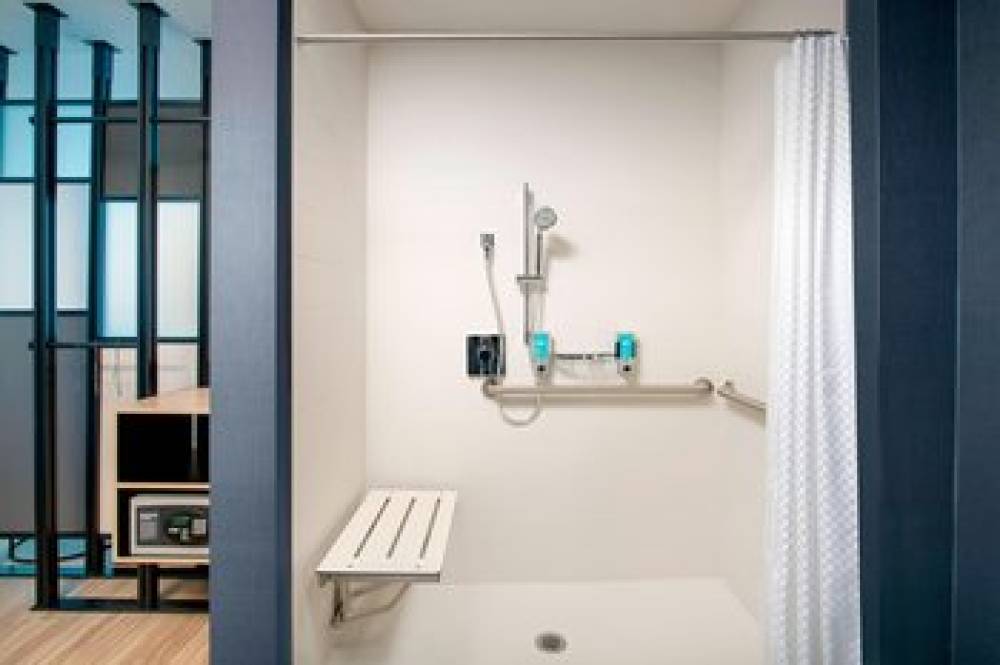 Aloft Dallas Arlington South 7
