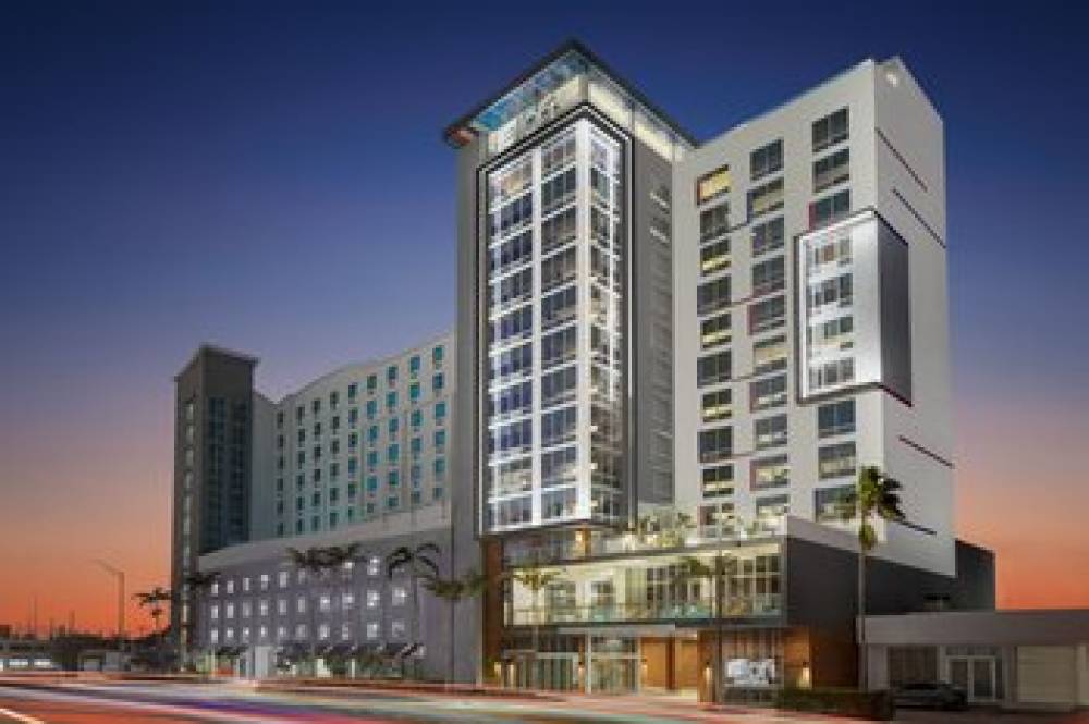 Aloft Fort Lauderdale Airport 3