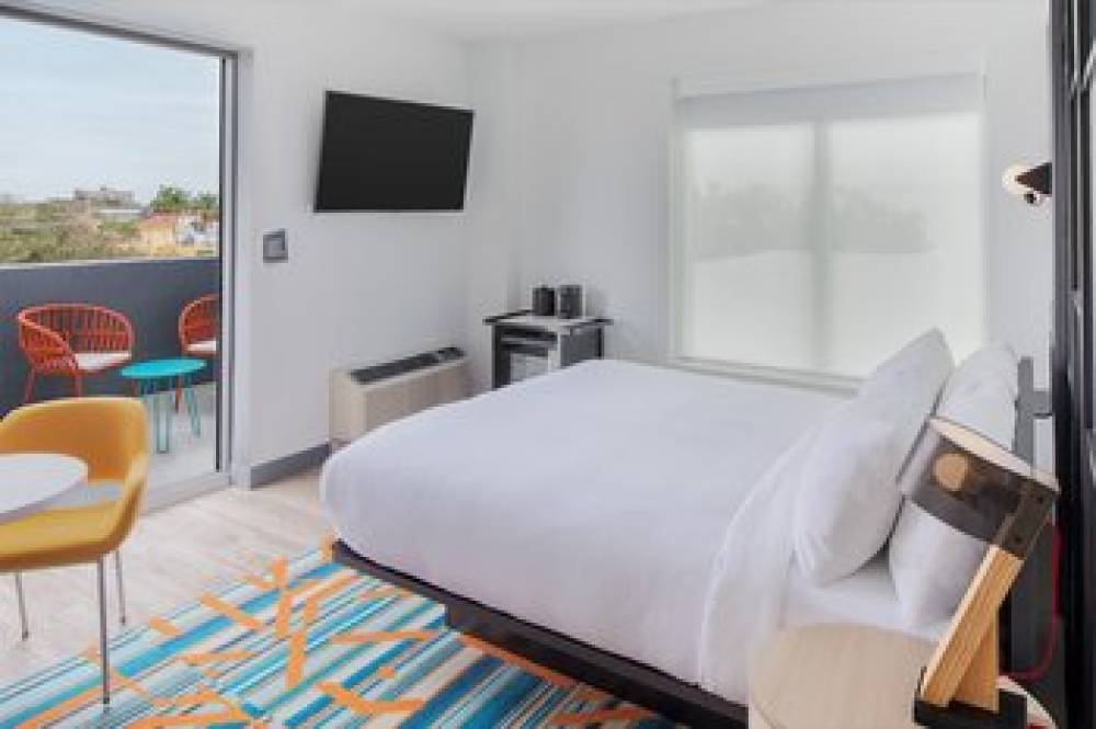 Aloft Fort Lauderdale Airport 8