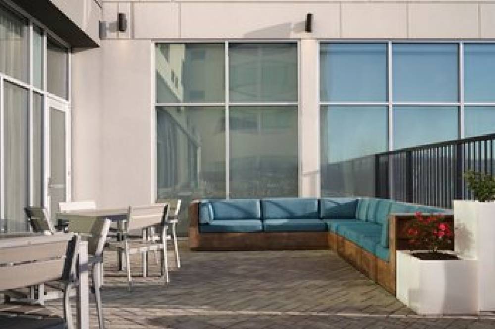 Aloft Knoxville West 8