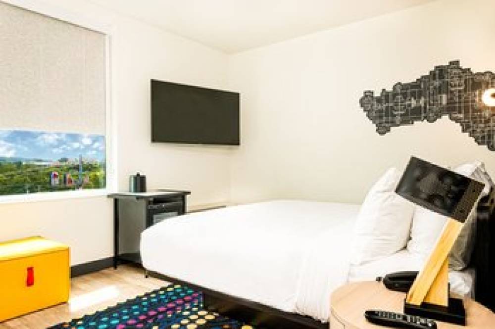 Aloft Knoxville West 7