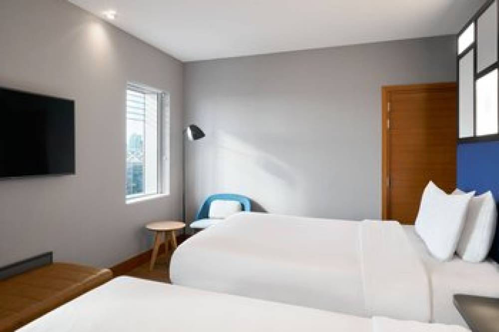 Aloft London Excel 8