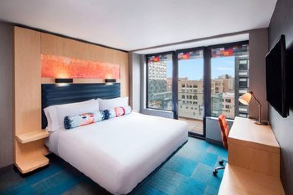 Aloft Long Island City-Manhattan View 8