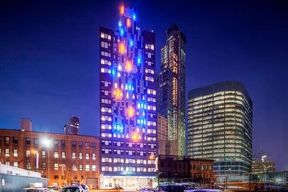Aloft Long Island City-Manhattan View 1