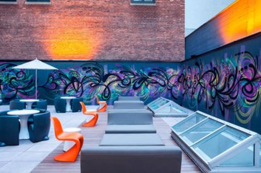 Aloft Long Island City-Manhattan View 3