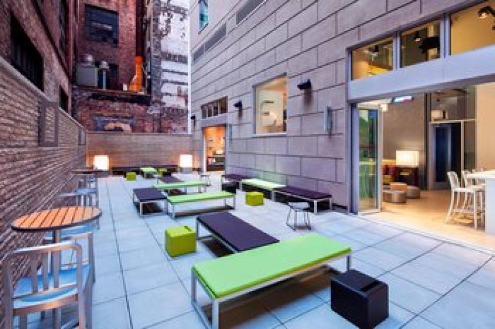 Aloft Manhattan Downtown Financial District 6