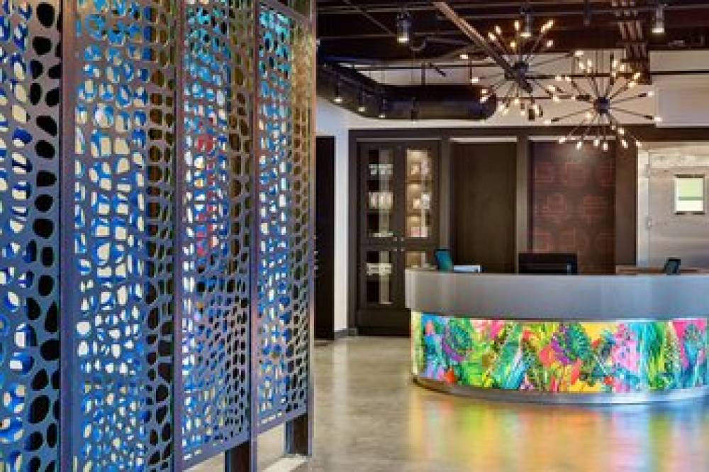 Aloft Miami Airport 5
