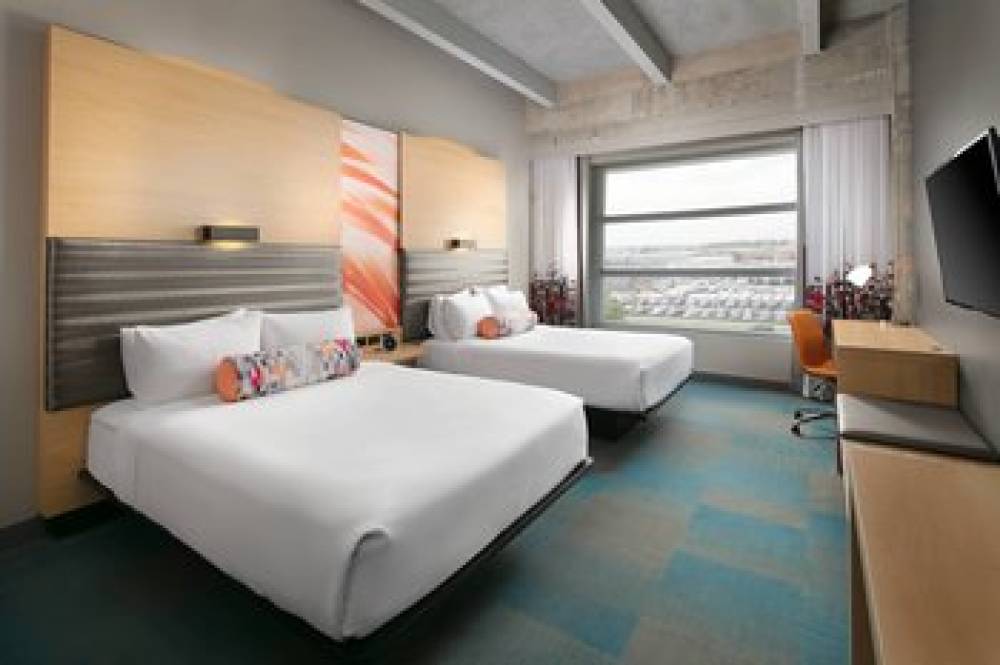 Aloft Miami Airport 8