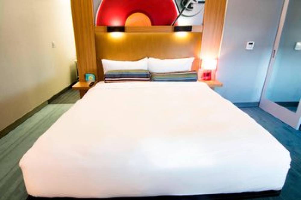 Aloft Miami Doral 4
