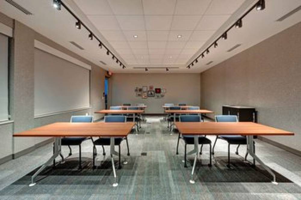Aloft Mooresville 9
