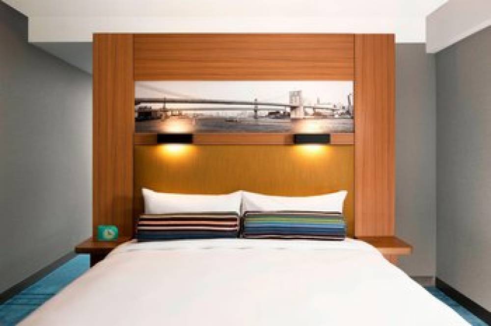Aloft New York Brooklyn 4