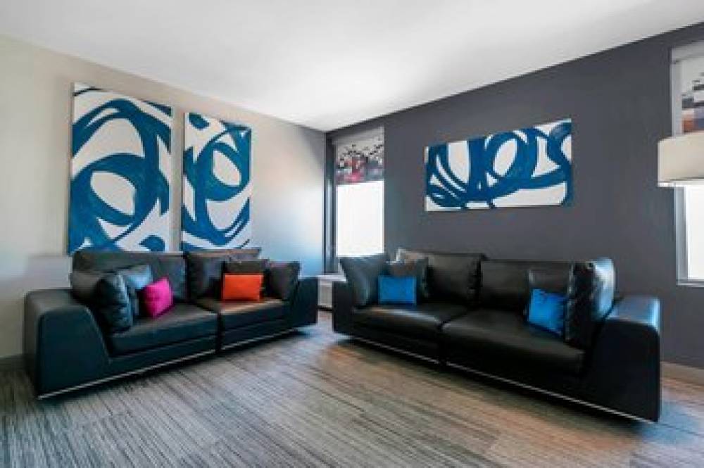 Aloft Newport On The Levee 10