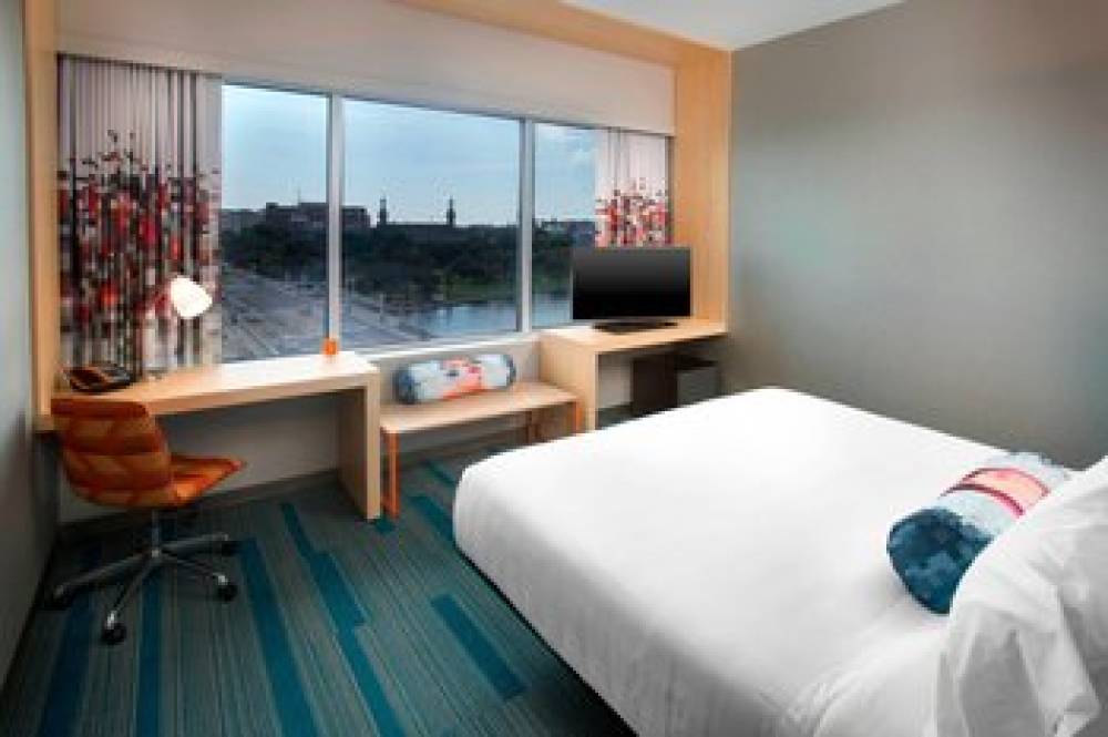 Aloft Tampa Downtown 9