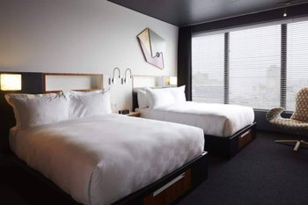 Alt Hotel Montreal 10