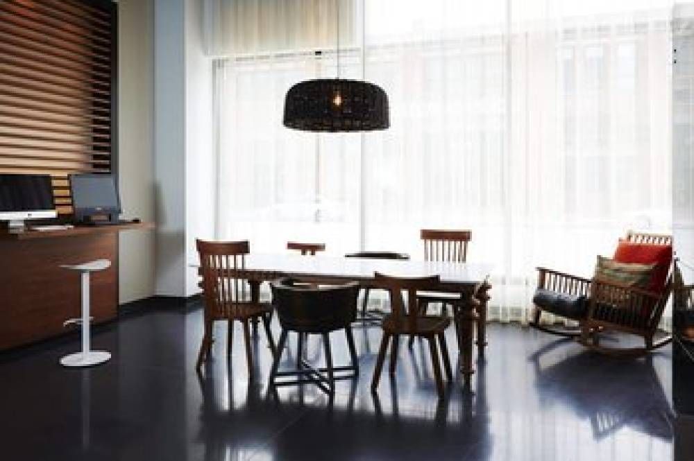 Alt Hotel Montreal 6